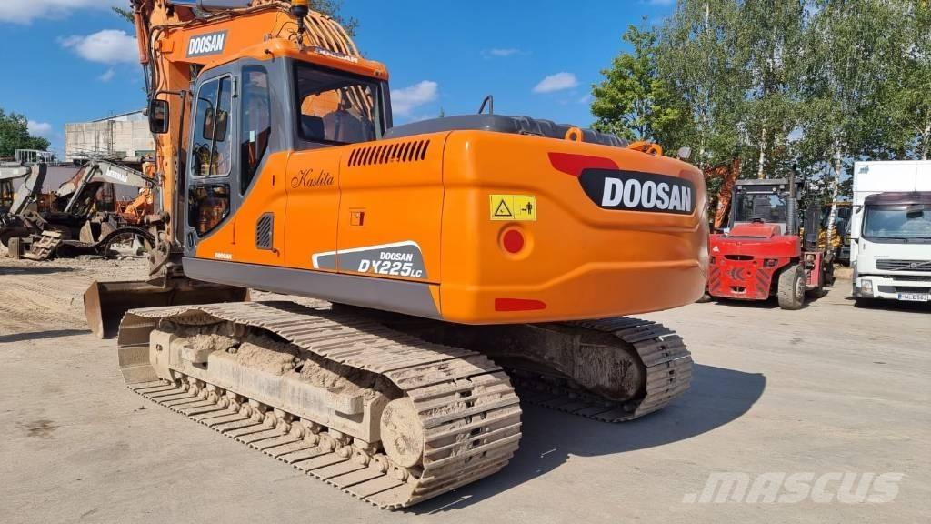 Doosan DX 225 Crawler excavators
