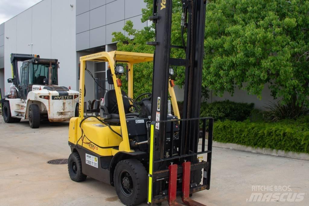 Hyster H2.5TX LPG trucks