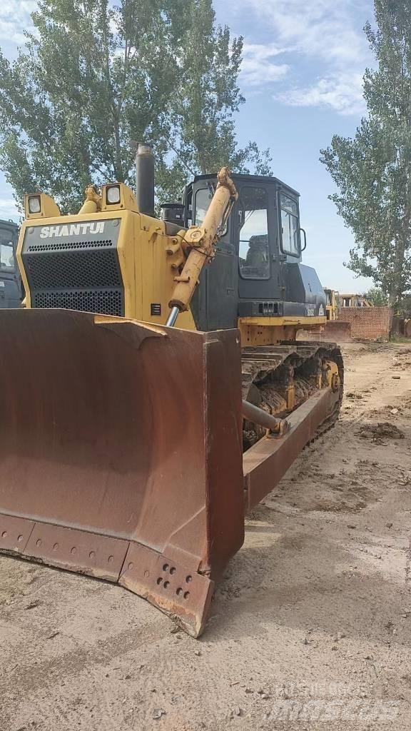 Shantui SD 32 Crawler dozers