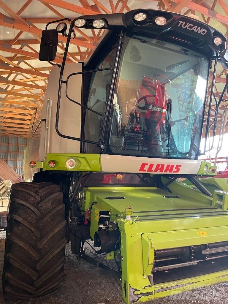 CLAAS Tucano 440 Combine harvesters