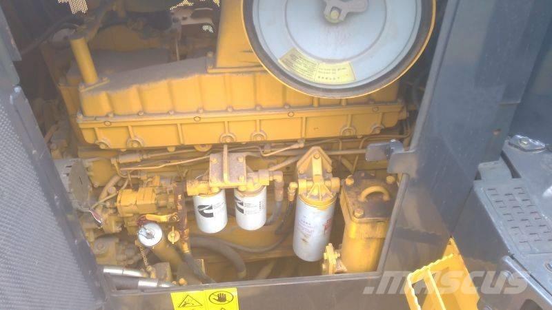 Shantui SD32 Crawler dozers