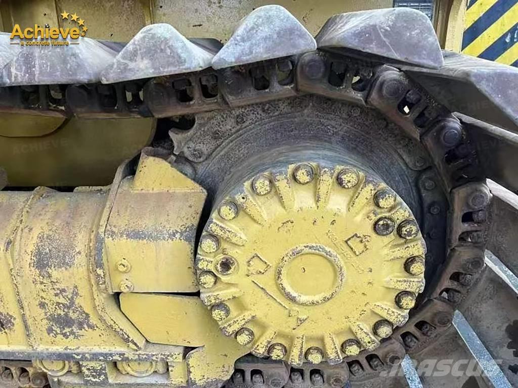 CAT D 3 Crawler dozers