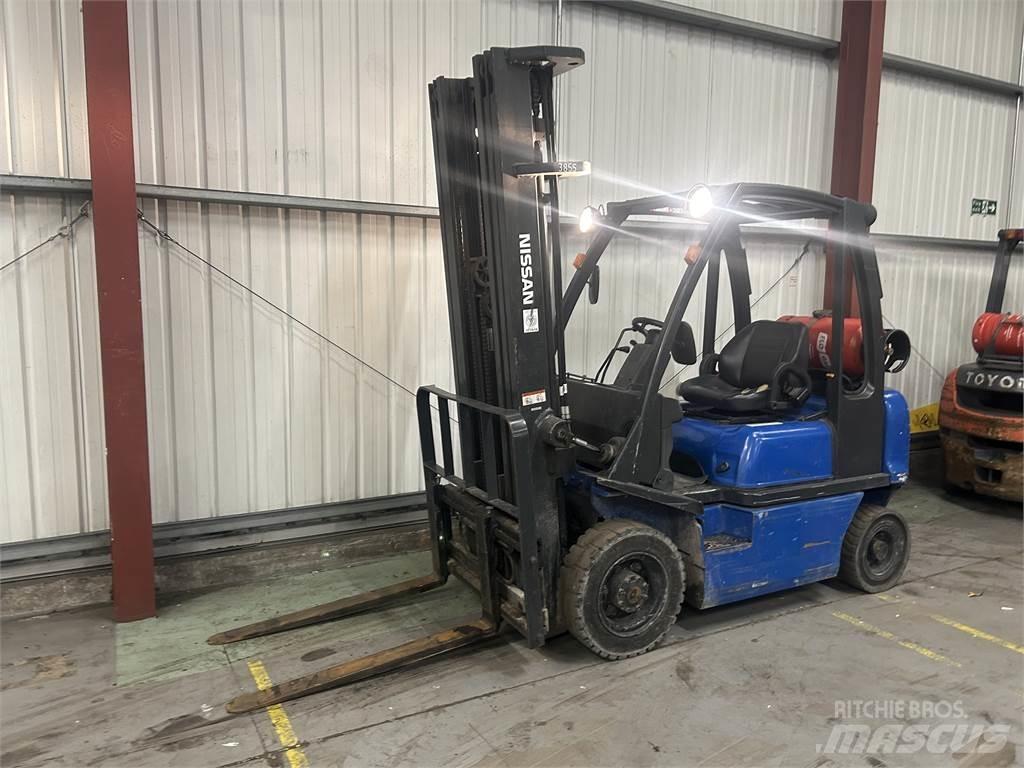 Nissan UD02A20PQ LPG trucks
