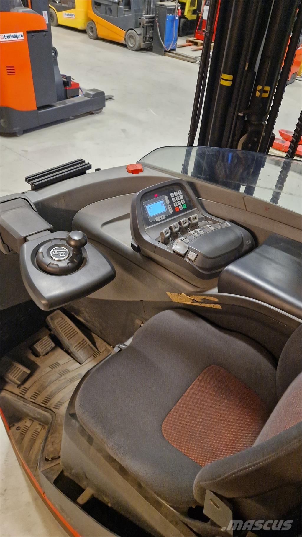 BT RRE160E Reach trucks