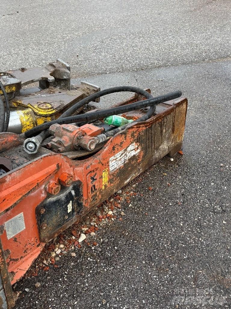 NPK Hammer Hammers / Breakers