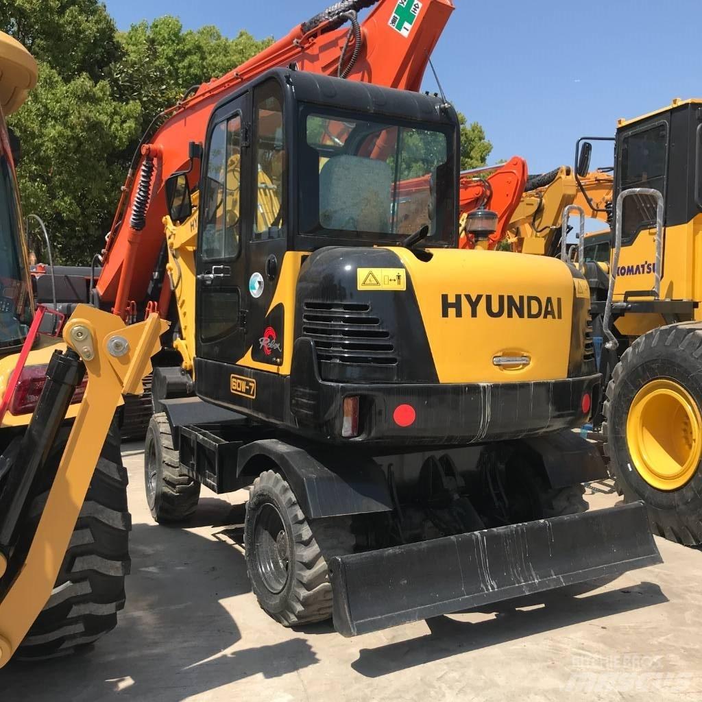 Hyundai 60 W Wheeled excavators