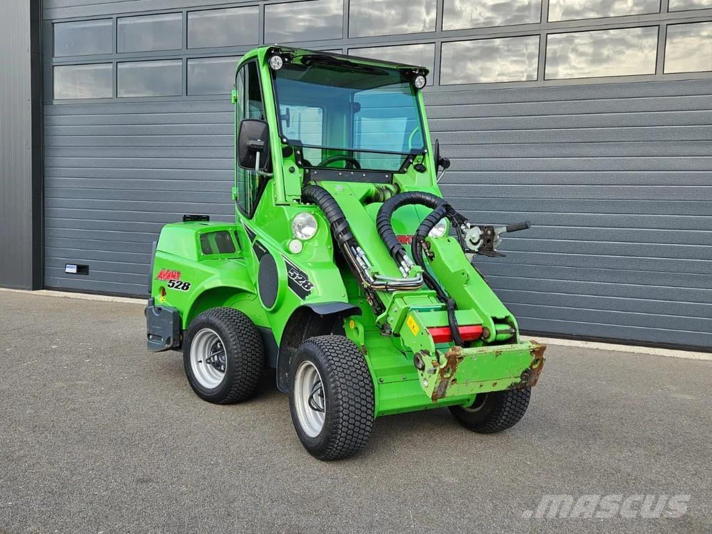 Avant 528 Mini loaders