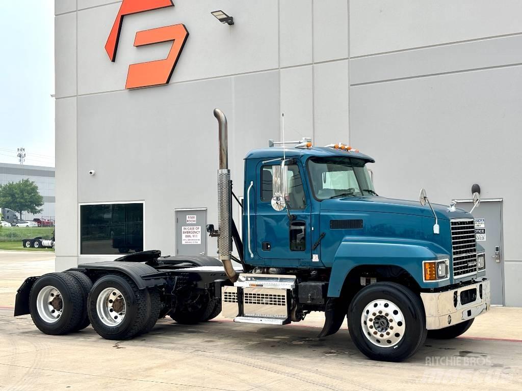 Mack Pinnacle Tractor Units