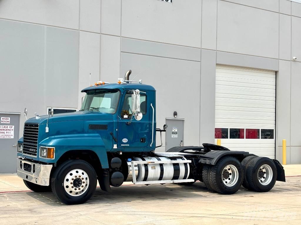 Mack Pinnacle Tractor Units