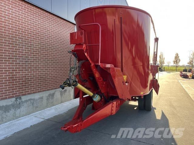 Peecon 26M³ Mixer feeders