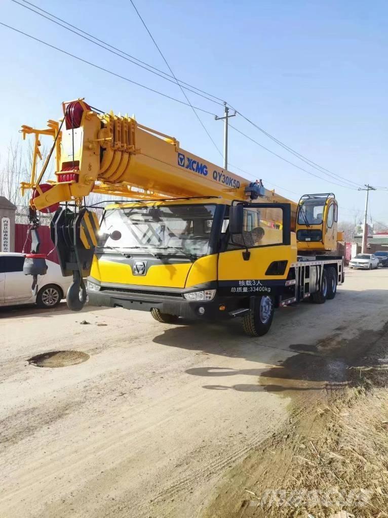 XCMG QY30T All terrain cranes