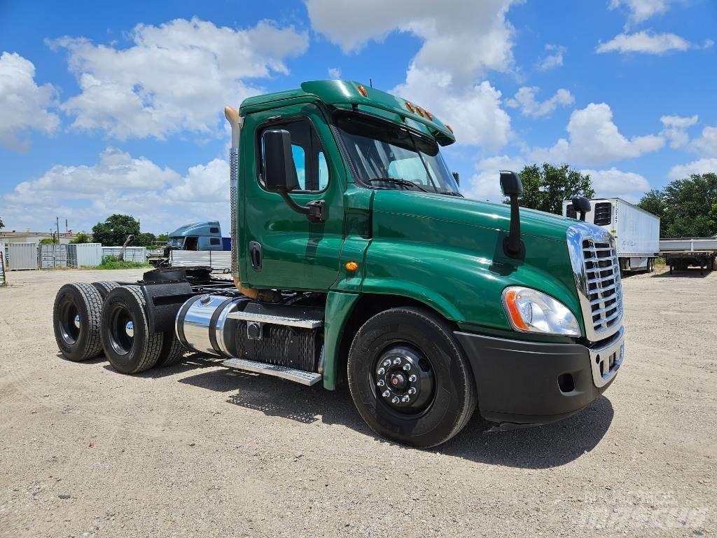 Freightliner 125 Tractor Units