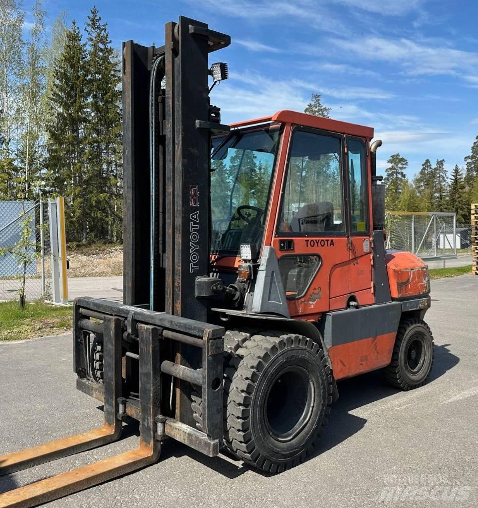 Toyota 02-8FD45 Diesel trucks