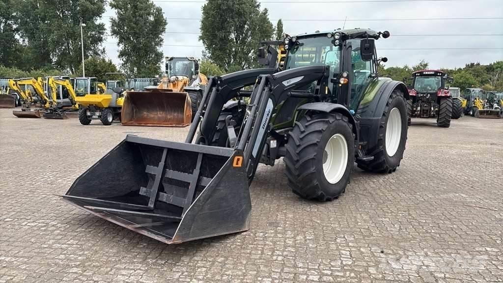 Valtra N175 Tractors