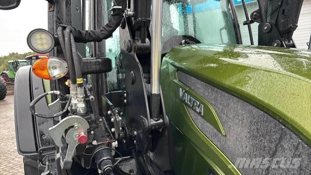 Valtra N175 Tractors