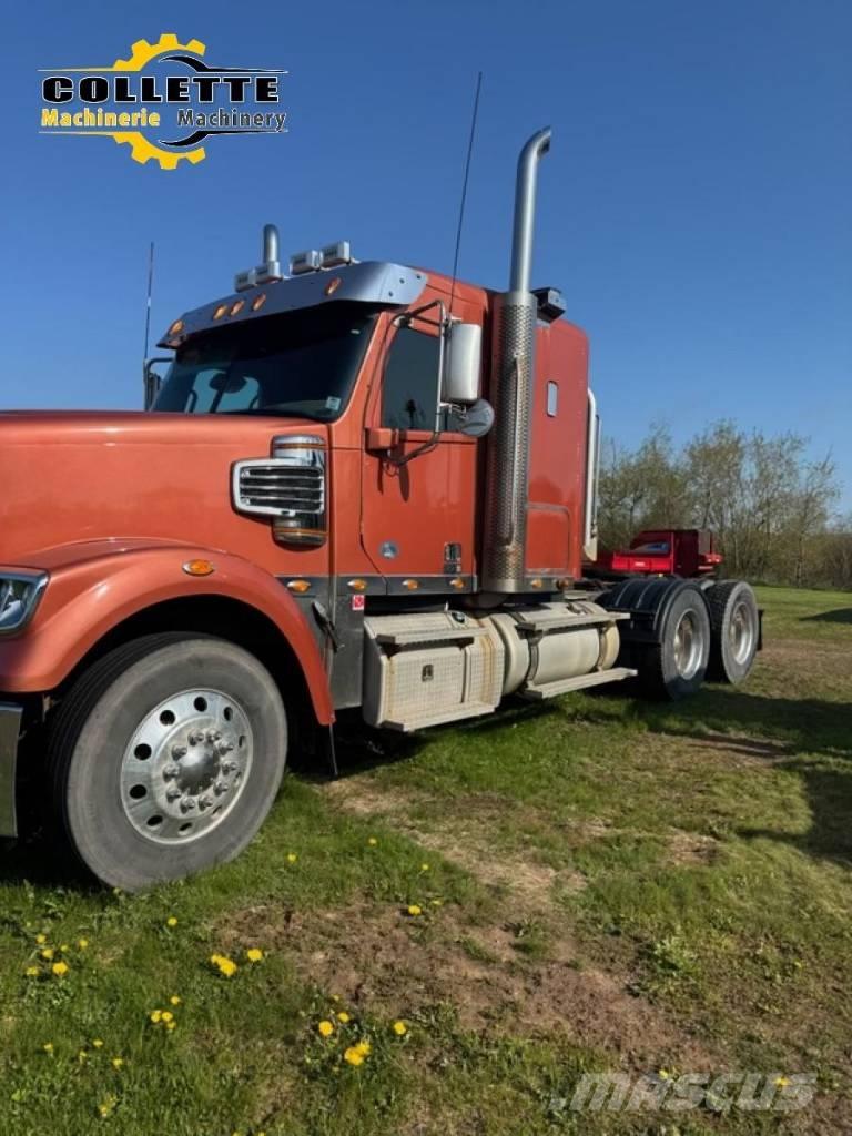 Freightliner 122 SD Tractor Units