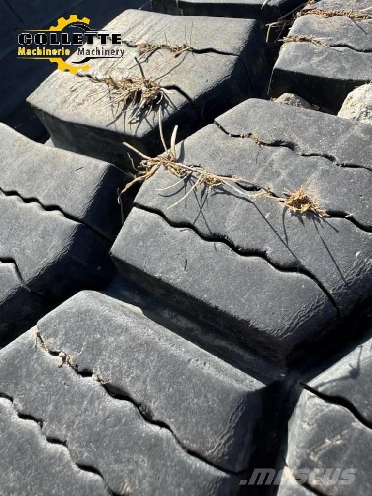 Freightliner 122 SD Tractor Units