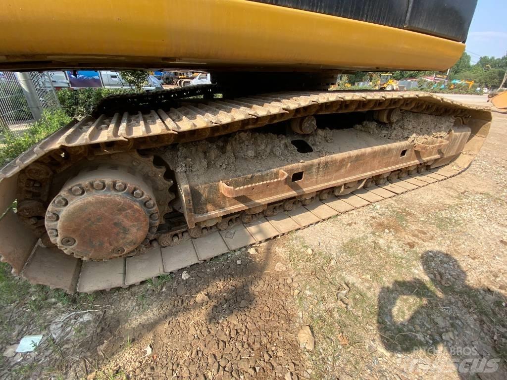 CAT 324D Crawler excavators