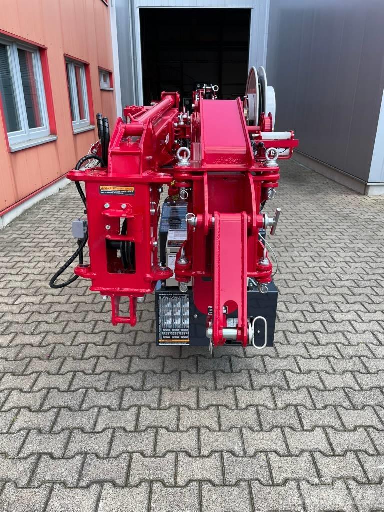 Unic URW-295-2 Tracked cranes