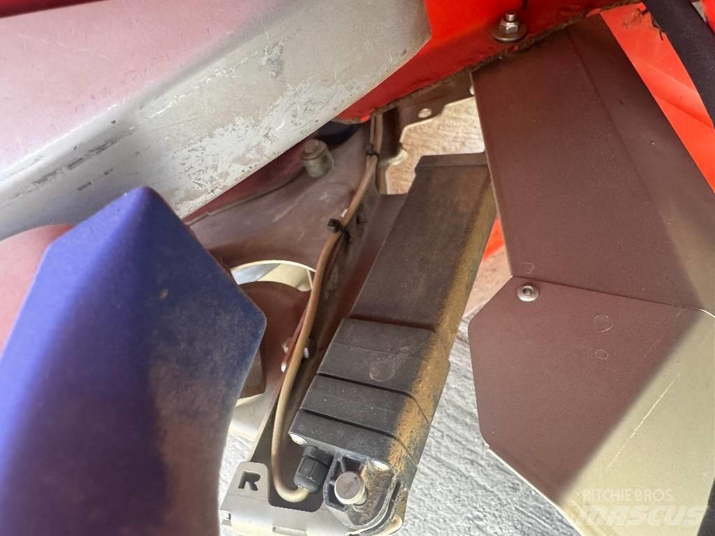 Kuhn Axis 30.1 W Mineral spreaders