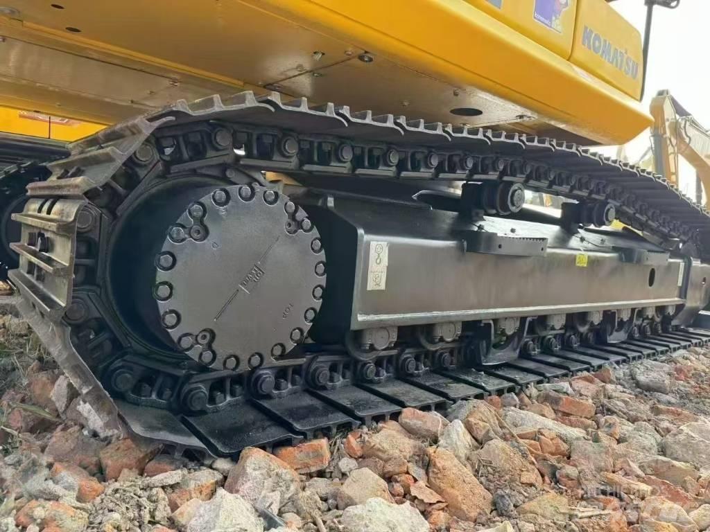 Komatsu PC 220 Crawler excavators