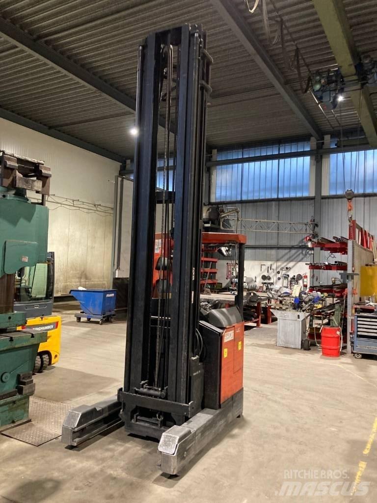 BT RRE-7 Reach trucks