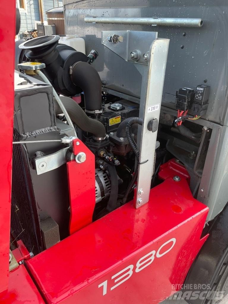 Weidemann 1380 Multi purpose loaders