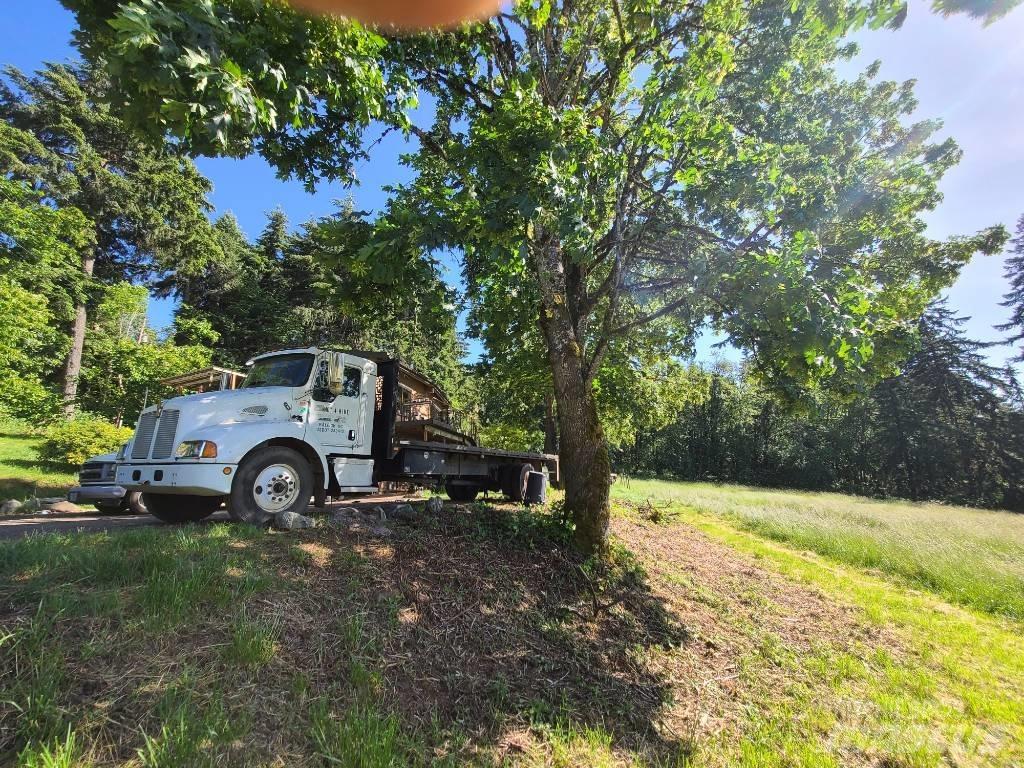 Kenworth T 300 Flatbed / Dropside trucks