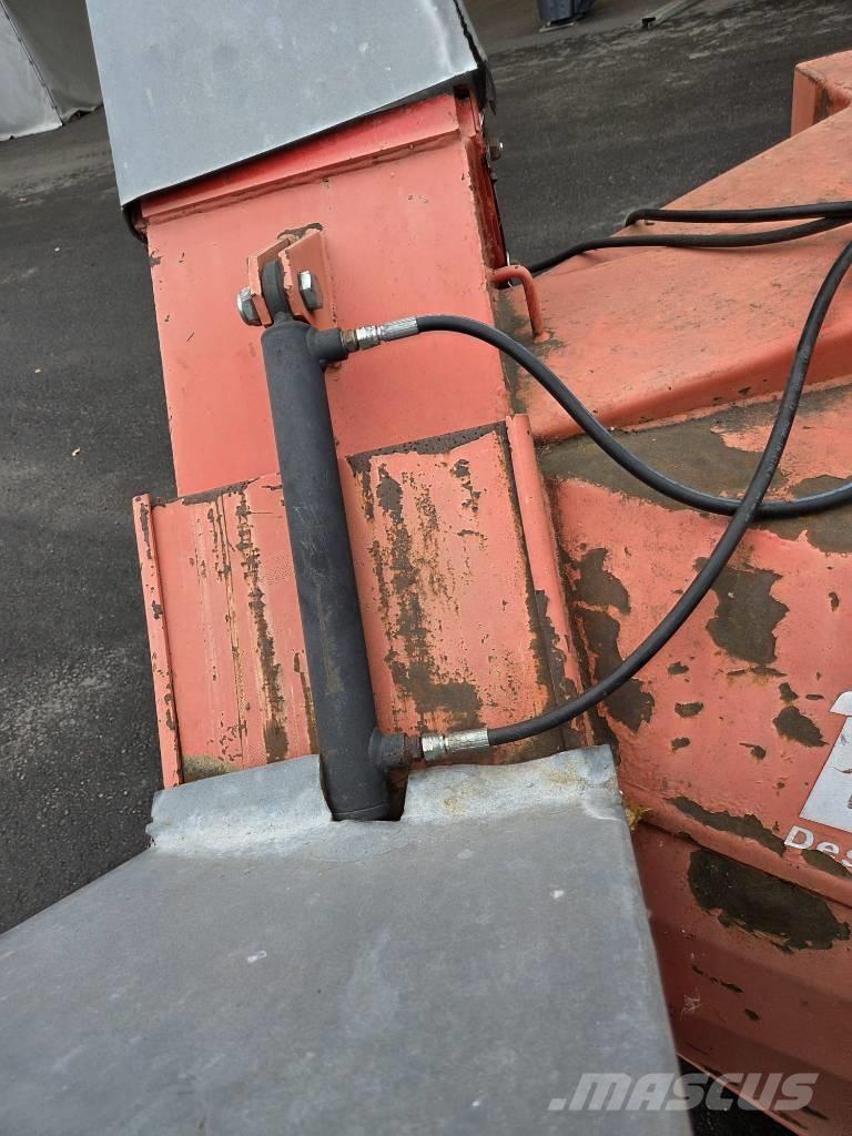 Esko LL 312 Snow throwers