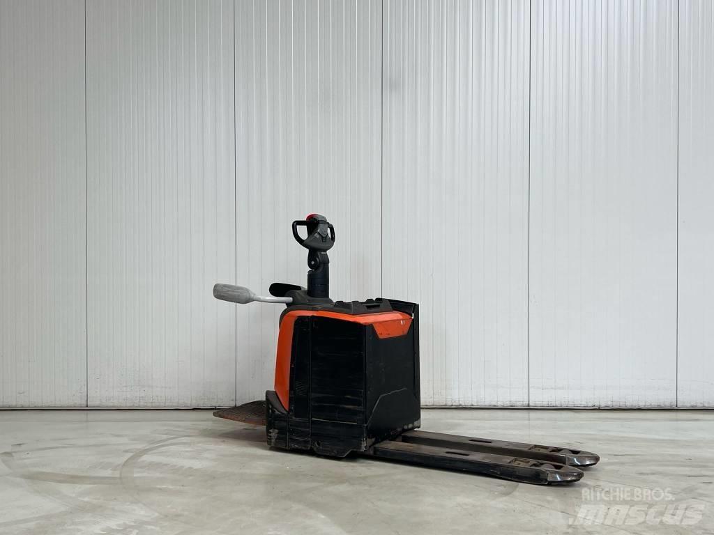BT LPE250 Low lifter with platform