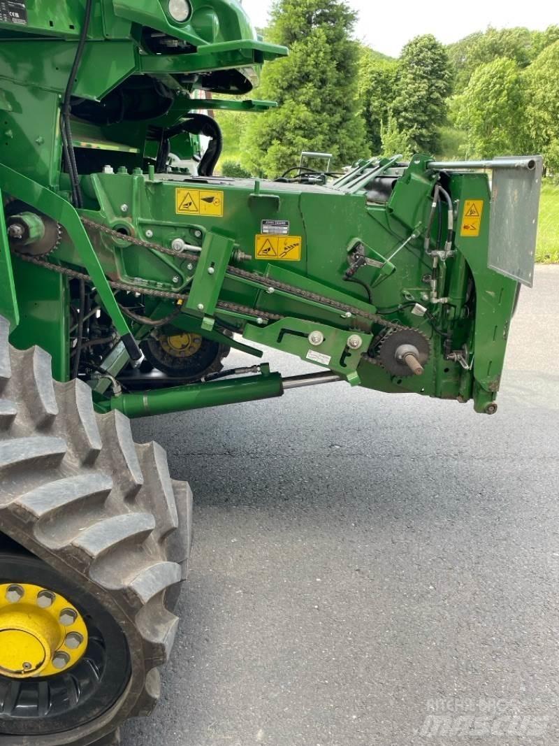 John Deere S780i Combine harvesters