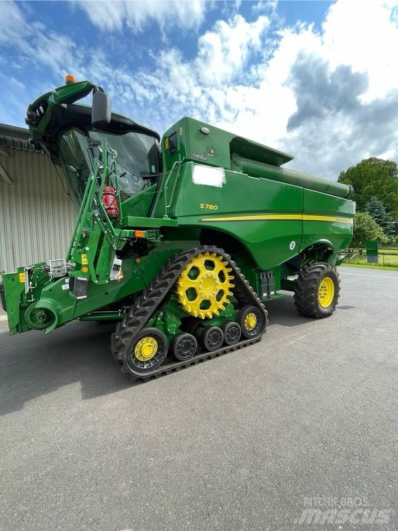 John Deere S780i Combine harvesters