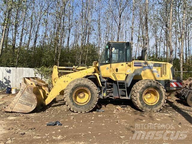 Komatsu WA320-5 Backhoe loaders