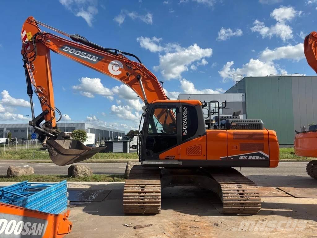 Doosan DX225LC-7 Crawler excavators