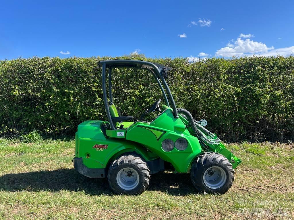 Avant 630 Mini loaders