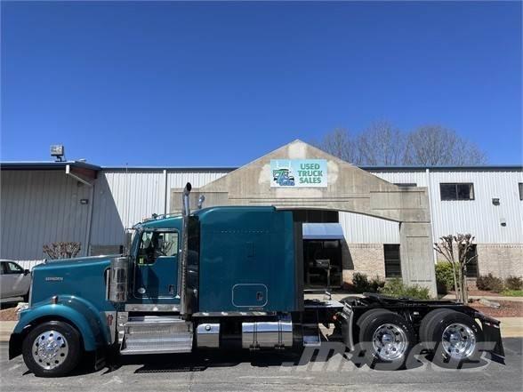 Kenworth W900L Tractor Units