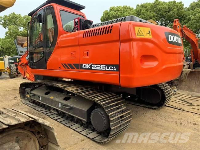 Doosan DX 225 LCA Crawler excavators