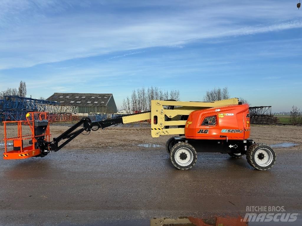 JLG EC 520 AJ Articulated boom lifts