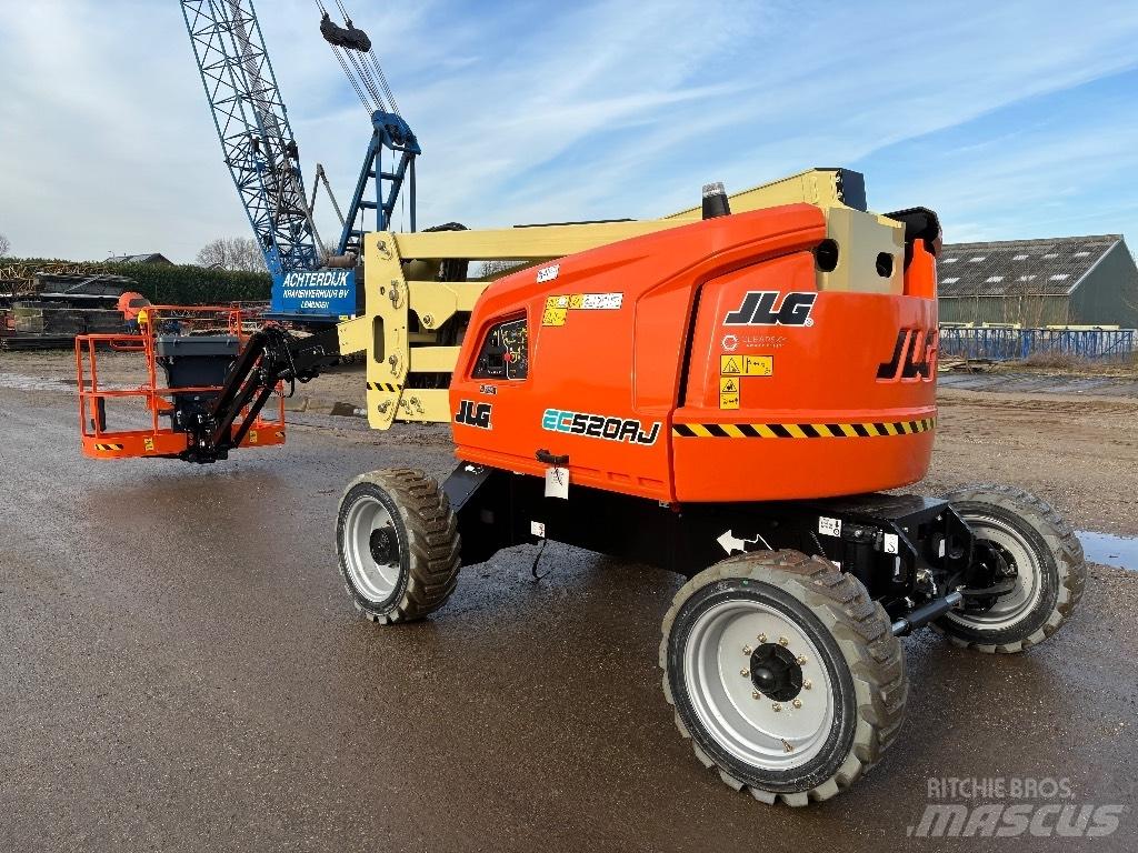 JLG EC 520 AJ Articulated boom lifts