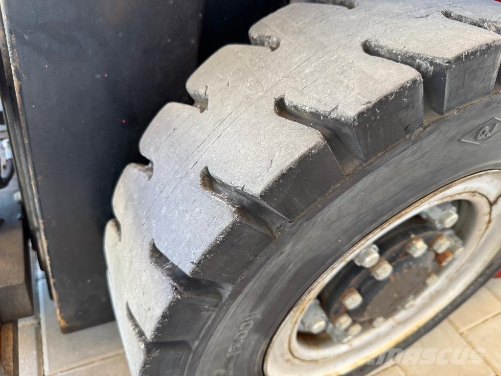 Manitou MI 25 Diesel trucks