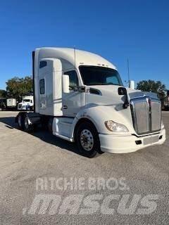 Kenworth T680 Tractor Units