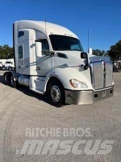 Kenworth T680 Tractor Units