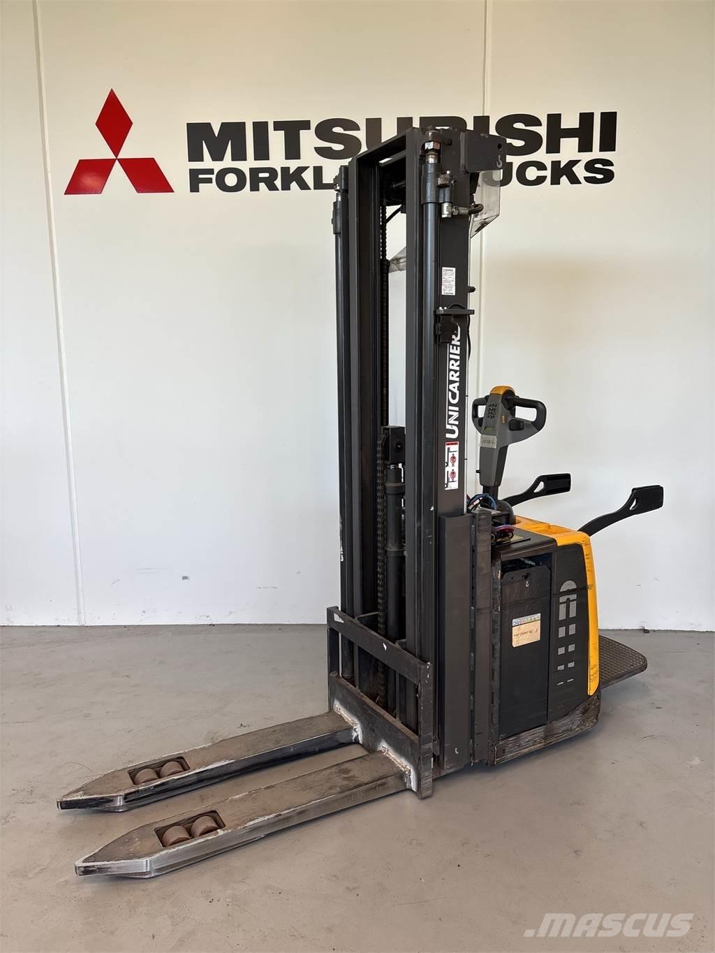 Atlet PSP160 Self propelled stackers