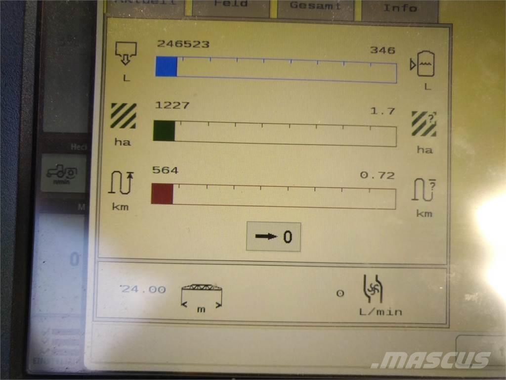 John Deere 740i Trailed sprayers