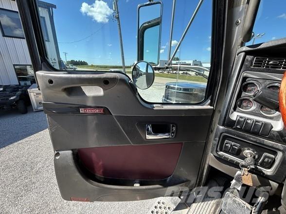 Kenworth W900 Tractor Units