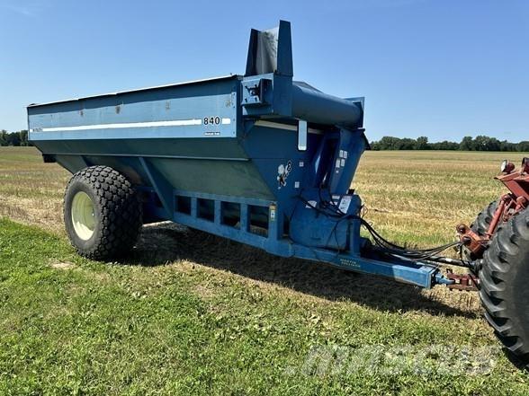 Kinze 840 Grain / Silage Trailers