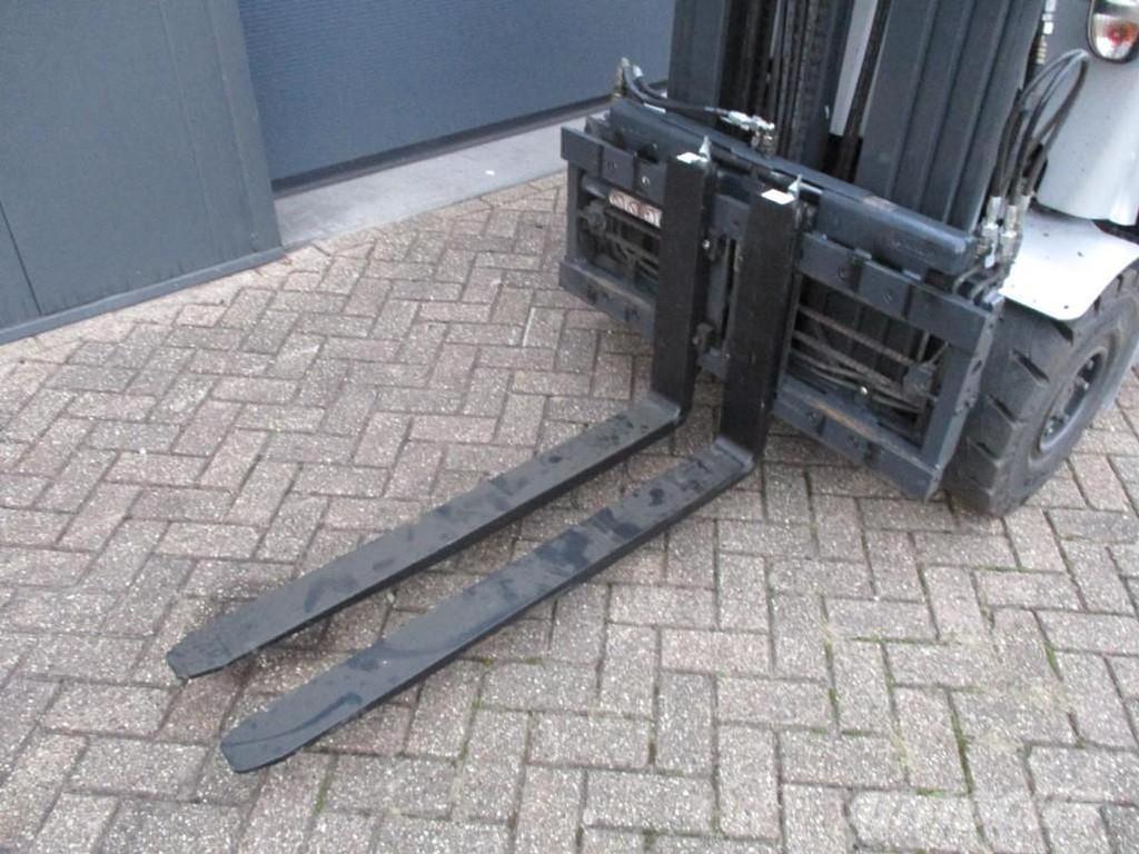 Still RX 60-25 Electric forklift trucks