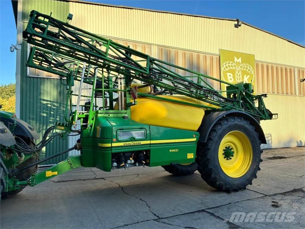 John Deere R952i Trailed sprayers