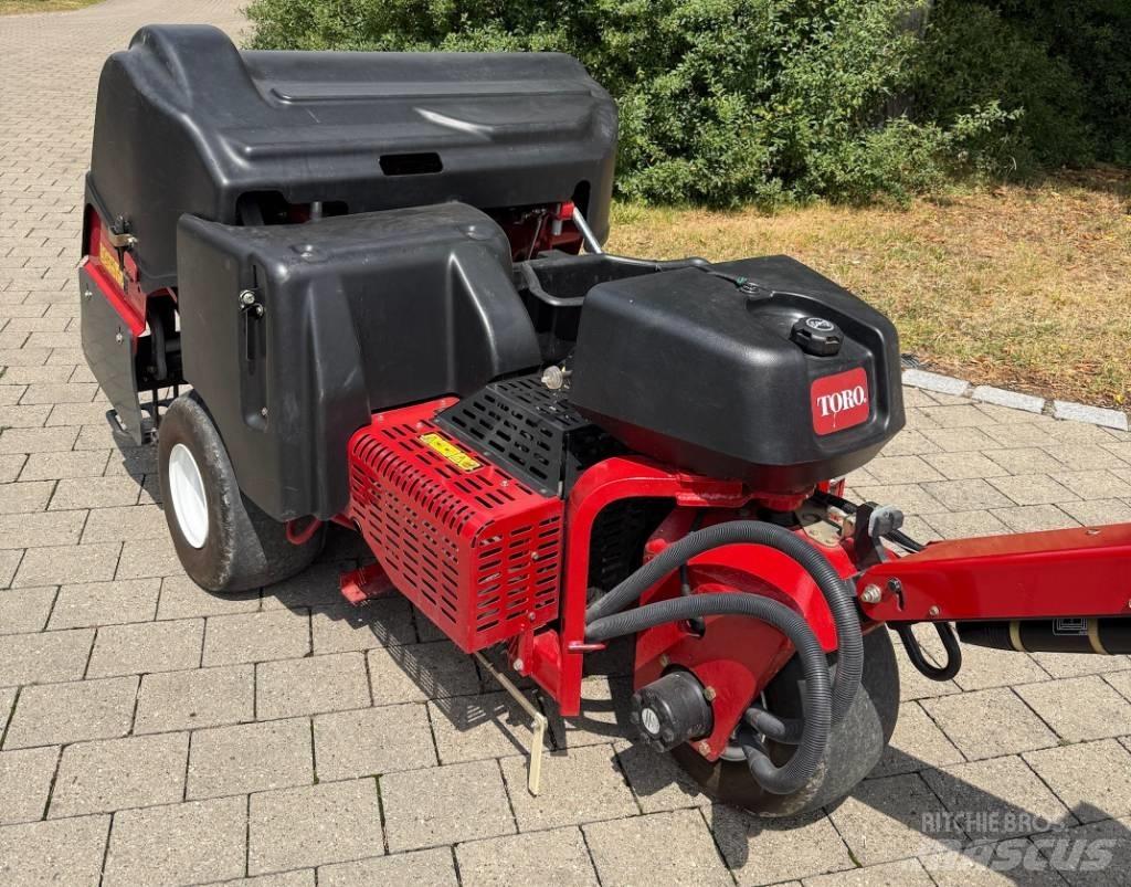 Toro ProCore 648S Aerators and dethatchers