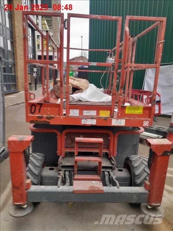SkyJack 6832 RT Scissor lifts